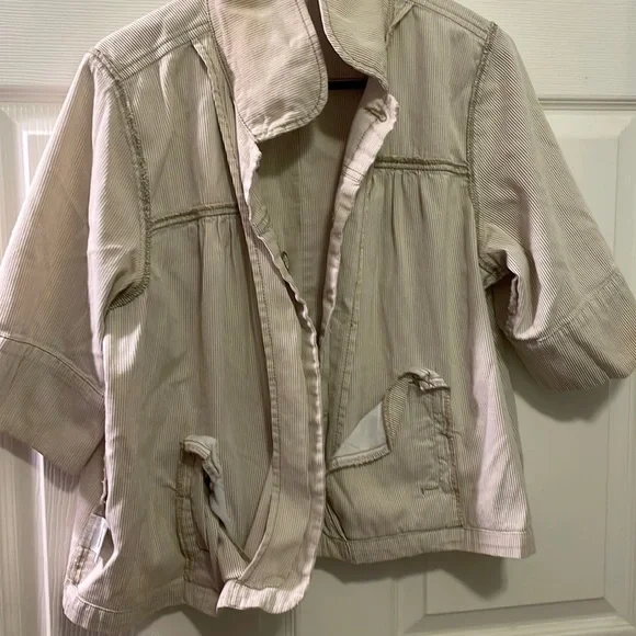 Size XL 14/16 over  unique buttons two real front small pockets jacket used - Picture 6 of 14